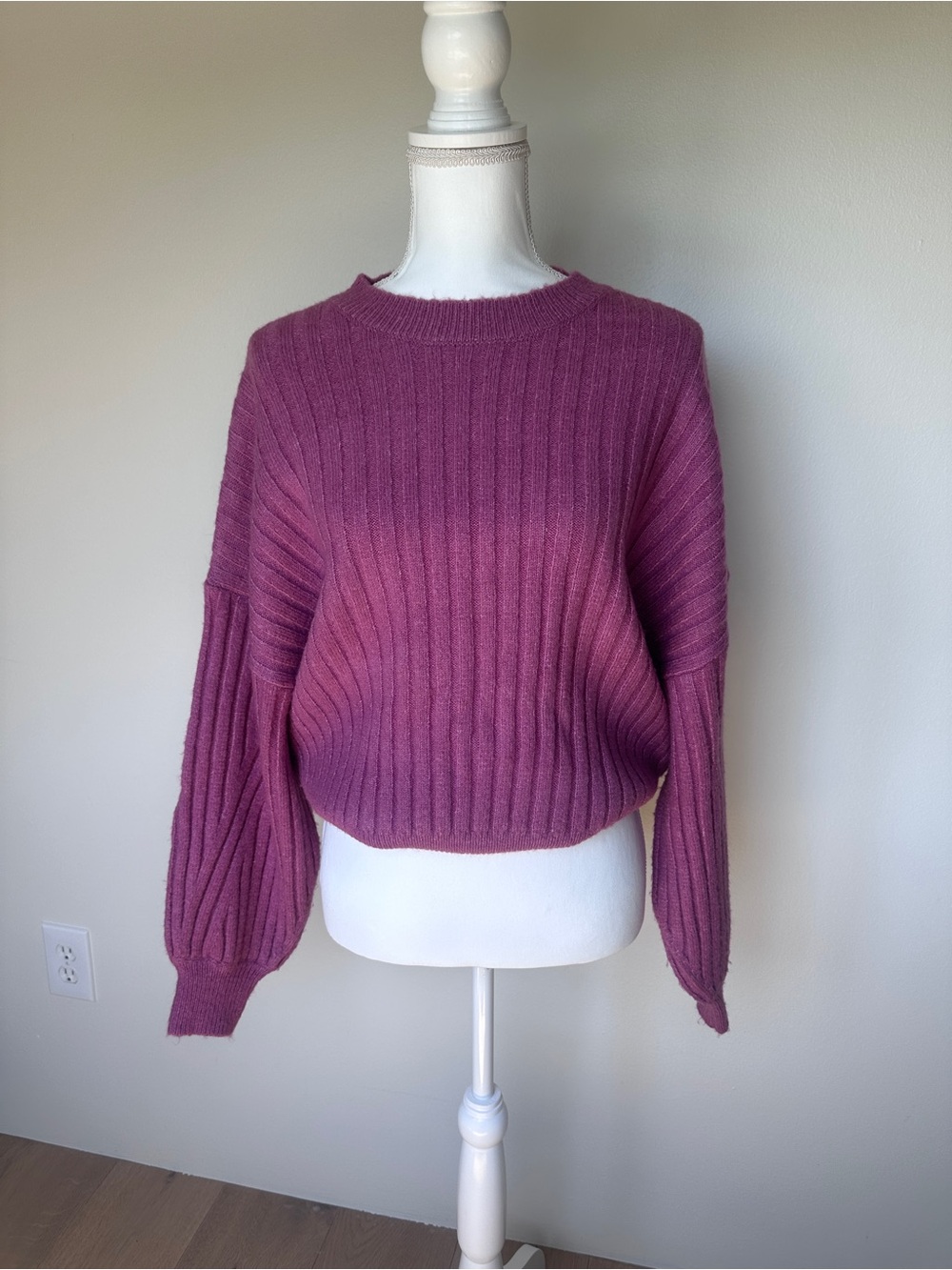 Sophie Rue Mauve Ribbed Balloon Sleeve Sweater Size L